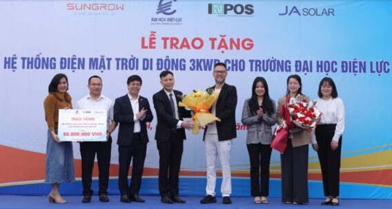 Trường Đại Học Điện Lực Được INPOS Tặng Một Hệ Thống Điện Mặt Trời Di động 3KWP