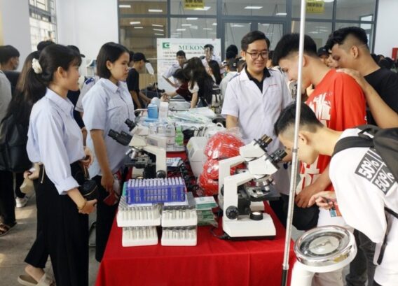 Trường Đại Học Cửu Long Dành Nhiều Hỗ Trợ Khuyển Khích Tân Sinh Viên Trúng Tuyển Vào Trường