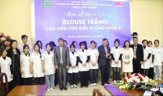 Trường ĐH Tổ Chức Cho Sinh Viên Ngành Điều Dưỡng Đi Thực Hành Tại Bệnh Viện
