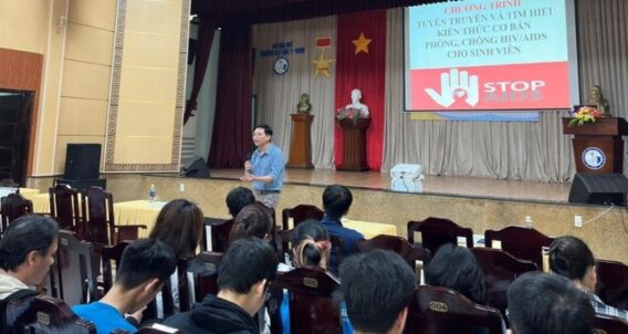 Tư Vấn Sức Khỏe Tình Dục - Giới Và Truyền Thông HIV/AIDS Cho Sinh Viên Tại Trường ĐH Y Dược, ĐH Huế