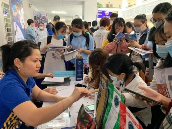 Khống Chế Thời Gian Sinh Viên Làm Thêm Giờ, Tối Đa Không Quá 20 Giờ/Tuần