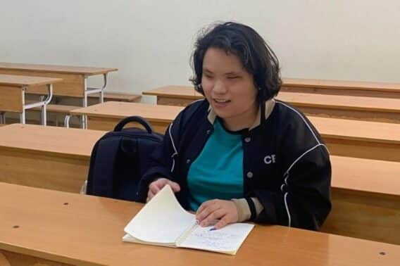 Nữ Sinh Khiếm Thị Và Hành Trình Thắp Sáng Ước Mơ Trở Thành Nhà Báo