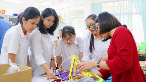 Cơ Hội Học Bổng STEM Dành Cho Nữ Giới