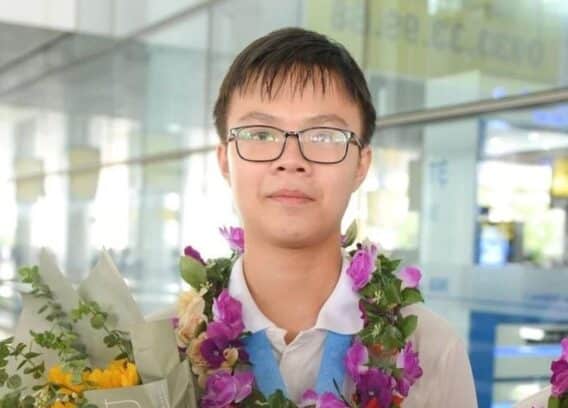 Phạm Việt Hưng: Chàng Trai Vàng Trong Olympic Toán Học