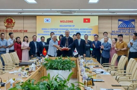 Trường ĐH Cửu Long: Đẩy Mạnh Hợp Tác Với Hiệp Hội Kinh Tế, Văn Hóa Hàn - Việt