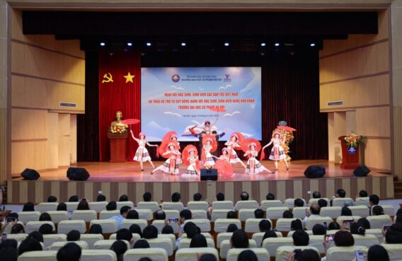 hoi truong truong su pham ha noi