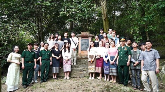 Lưu Học Sinh Lào Tham Quan Khu Di Tích Quốc Gia Tân Trào Và Khu Di Tích Cách Mạng Lào