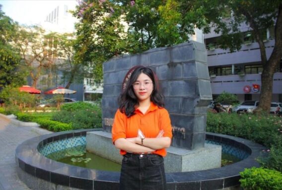 Nguyễn Mai Anh: Nữ Sinh Bật Mí Bí Quyết Đạt Điểm 10 Văn