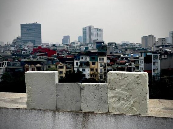 Sinh viên biến phế thải thành vật liệu xây dựng