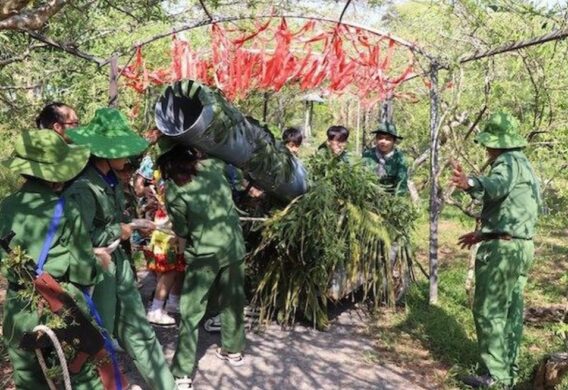 Quán quân cuộc thi "Sinh viên với khát vọng non sông"