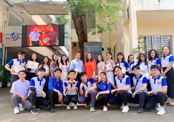 Sinh viên VHS bí quyết thành công tại Đại học Văn hóa TP.HCM bạn chưa biết! 2 sinh vien dai hoc van hoa tp hcm 6619090531511