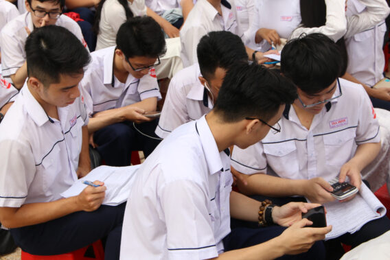 Điện thoại di động đã trở thành một vật dụng không thể thiếu trong đời sống hiện nay đặc biệt là ở giới trẻ