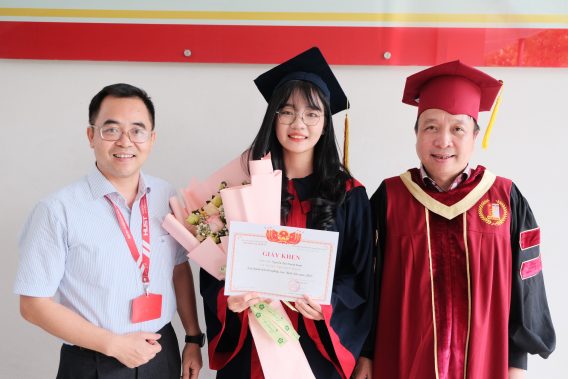 Bằng xuất sắc đại học Lợi thế vàng cho tương lai