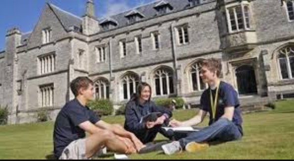 doi song sinh vien chau au