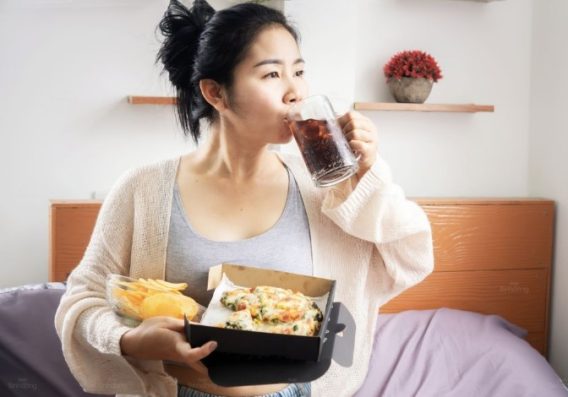 sinh vien an uong khong lanh manh