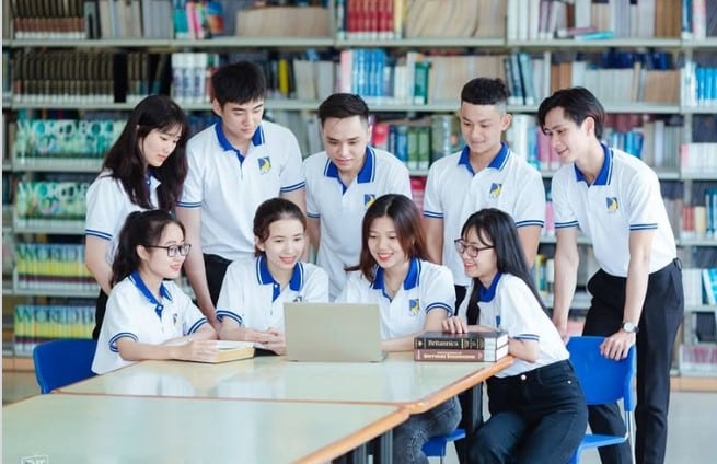 Sinh Viên DUT: Học Tập, Cuộc Sống Và Cơ Hội Phát Triển Tại Đại Học Bách Khoa Đà Nẵng 1 sinh vien dut