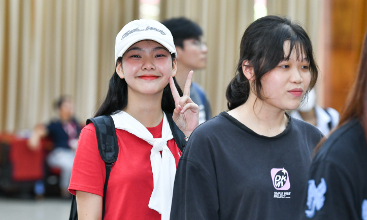 Sinh Viên Gái Việt Nam: Vẻ Đẹp Trẻ Trung Của Người Sinh Viên 2 Screenshot 69