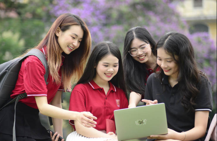 Sinh Viên Đại Học: Hành Trình Tìm Kiếm Tri Thức Và Xây Dựng Tương Lai 2 sinh vien dai hoc ha noi