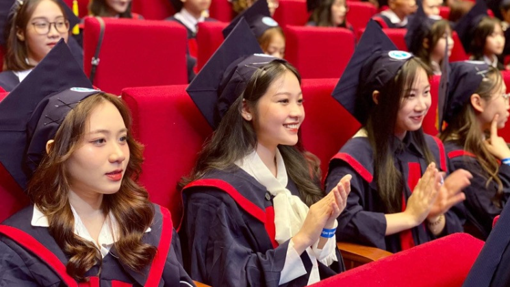 Sinh viên EHOU: Bí quyết học tập hiệu quả và quản lý thời gian thông minh 2 sinh vien dai hoc mo ha noi