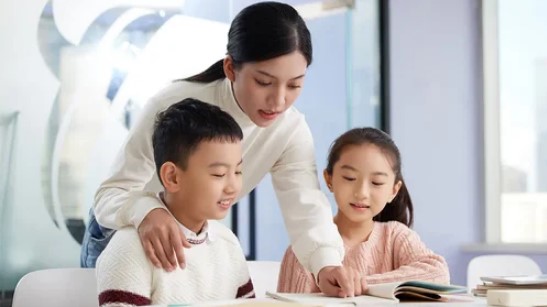 sinh vien day tieng anh tai nha