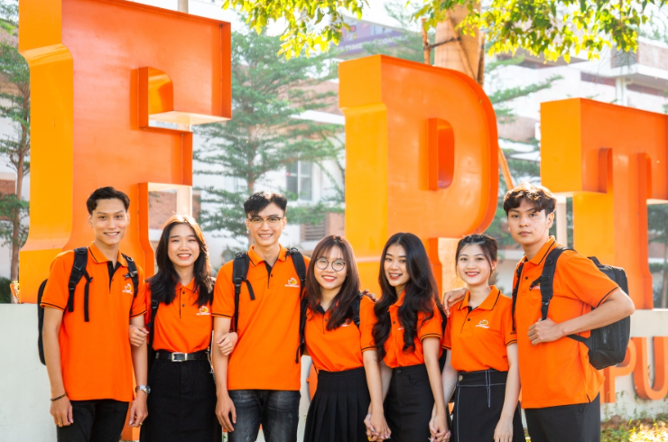 Sinh Viên Giỏi FPT: Học Tập và Phát Triển Toàn Diện Tại Đại Học FPT 2 sinh vien fpt