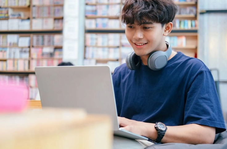 Điện Máy Xanh Laptop Sinh Viên: Lựa Chọn Thông Minh Cho Học Tập & Giải Trí 2 sinh vienn