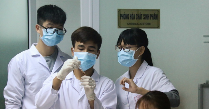 Sinh viên Y Hà Nội: Hành trình tri thức và nhân ái của những bác sĩ tương lai 3 Screenshot 150