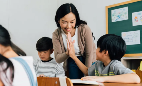 sinh viên sư phạm có dc miễn học phí không