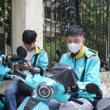 Sinh Viên Chạy Xe Ôm Công Nghệ